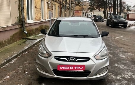 Hyundai Solaris II рестайлинг, 2012 год, 720 000 рублей, 6 фотография
