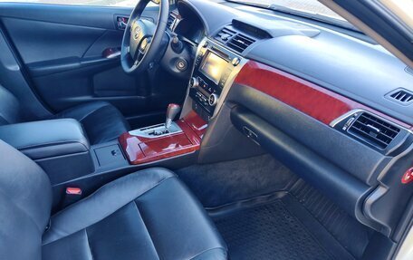 Toyota Camry, 2013 год, 1 600 000 рублей, 10 фотография