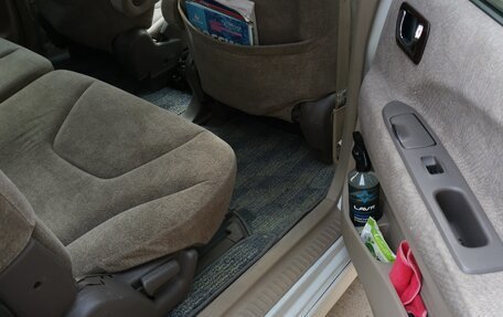 Mitsubishi Chariot III, 2002 год, 600 000 рублей, 11 фотография