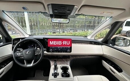 Lexus LM, 2025 год, 21 990 000 рублей, 2 фотография