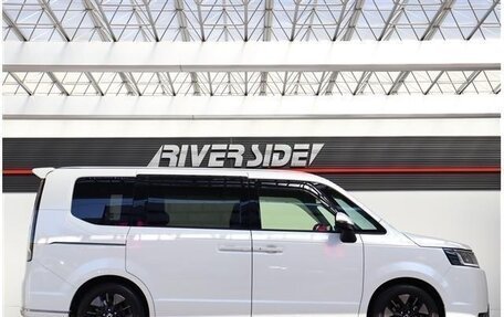 Honda Stepwgn, 2022 год, 1 805 000 рублей, 4 фотография