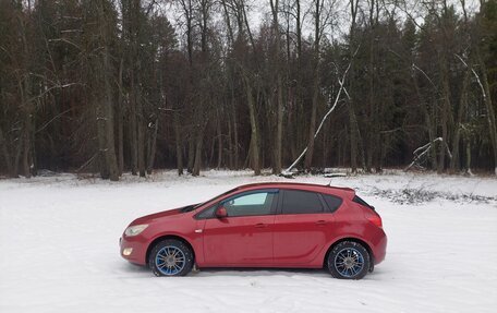 Opel Astra J, 2011 год, 569 000 рублей, 2 фотография