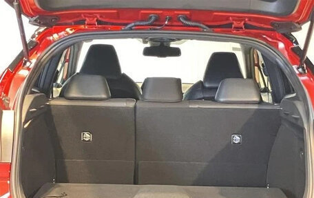 Toyota C-HR I рестайлинг, 2022 год, 1 690 000 рублей, 11 фотография