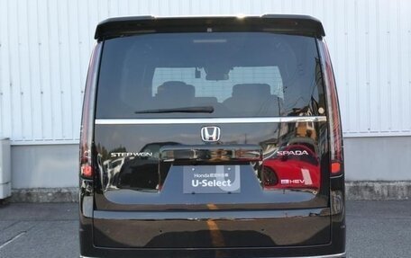 Honda Stepwgn, 2022 год, 1 900 000 рублей, 4 фотография