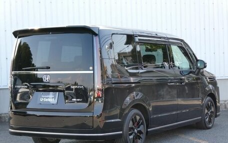 Honda Stepwgn, 2022 год, 1 900 000 рублей, 10 фотография