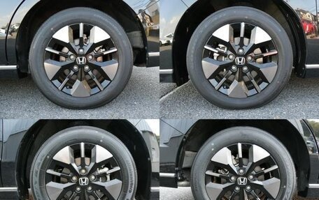 Honda Stepwgn, 2022 год, 1 900 000 рублей, 12 фотография