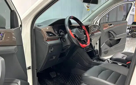 Volkswagen Tiguan II, 2021 год, 1 500 121 рублей, 6 фотография