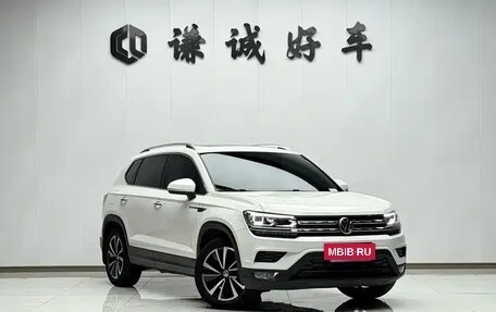 Volkswagen Tiguan II, 2021 год, 1 500 121 рублей, 5 фотография