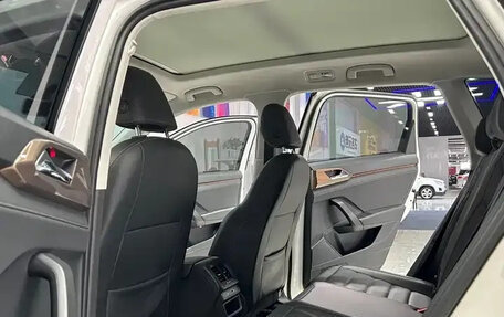 Volkswagen Tiguan II, 2021 год, 1 500 121 рублей, 8 фотография