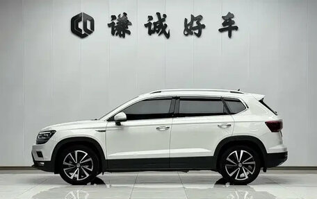 Volkswagen Tiguan II, 2021 год, 1 500 121 рублей, 9 фотография