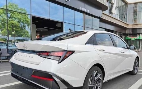 Hyundai Elantra, 2024 год, 2 070 000 рублей, 4 фотография