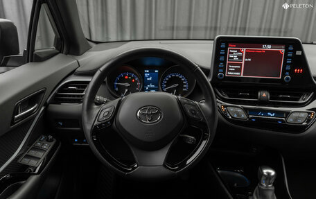 Toyota C-HR I рестайлинг, 2020 год, 2 890 000 рублей, 12 фотография