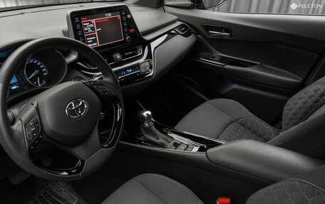 Toyota C-HR I рестайлинг, 2020 год, 2 890 000 рублей, 16 фотография