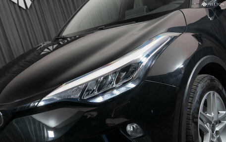 Toyota C-HR I рестайлинг, 2020 год, 2 890 000 рублей, 26 фотография