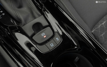 Toyota C-HR I рестайлинг, 2020 год, 2 890 000 рублей, 17 фотография