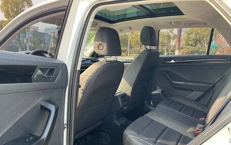 Volkswagen T-Roc I, 2022 год, 1 830 100 рублей, 9 фотография