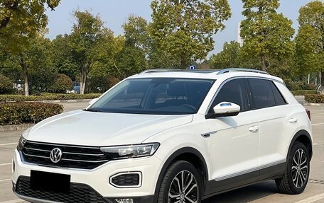 Volkswagen T-Roc I, 2022 год, 1 830 100 рублей, 2 фотография