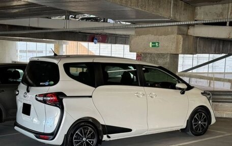 Toyota Sienta II, 2021 год, 1 420 100 рублей, 2 фотография