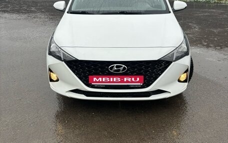 Hyundai Solaris II рестайлинг, 2021 год, 1 550 000 рублей, 4 фотография