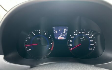 Hyundai Solaris II рестайлинг, 2013 год, 990 000 рублей, 11 фотография