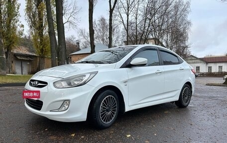 Hyundai Solaris II рестайлинг, 2013 год, 990 000 рублей, 2 фотография