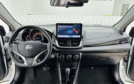 Toyota Yaris XP150 рестайлинг, 2022 год, 1 150 121 рублей, 2 фотография