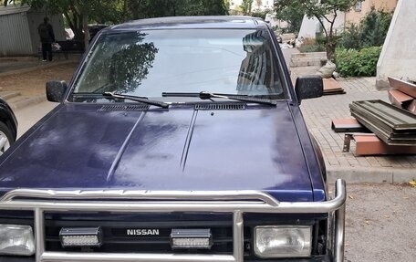 Nissan Terrano II рестайлинг, 1988 год, 330 000 рублей, 3 фотография