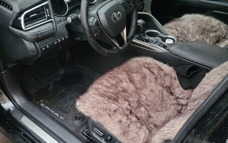 Toyota Camry, 2020 год, 2 500 000 рублей, 8 фотография