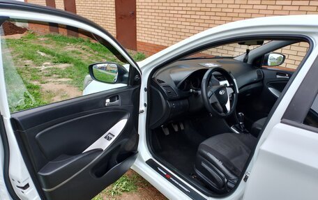 Hyundai Solaris II рестайлинг, 2016 год, 550 000 рублей, 2 фотография