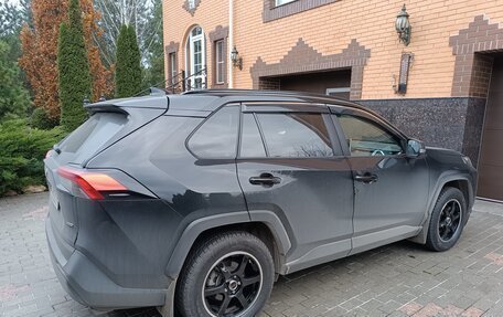 Toyota RAV4, 2021 год, 3 650 000 рублей, 4 фотография