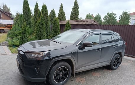 Toyota RAV4, 2021 год, 3 650 000 рублей, 5 фотография