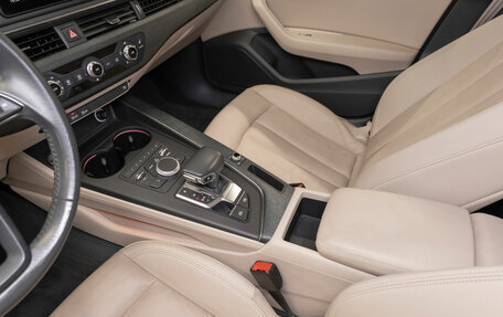 Audi A4, 2017 год, 2 560 000 рублей, 15 фотография