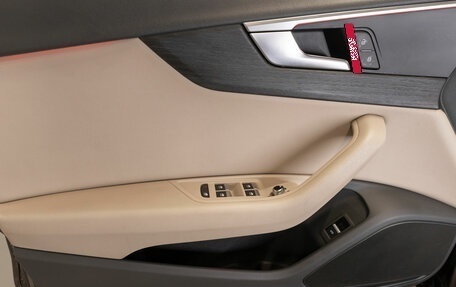 Audi A4, 2017 год, 2 560 000 рублей, 13 фотография