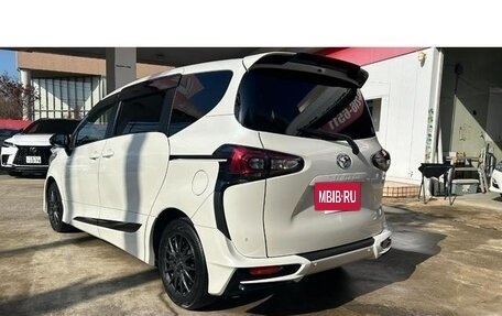 Toyota Sienta II, 2020 год, 1 080 001 рублей, 7 фотография