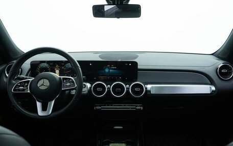 Mercedes-Benz GLB, 2021 год, 2 250 000 рублей, 10 фотография