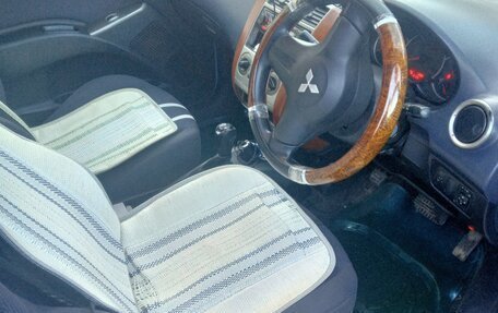 Mitsubishi Colt VI рестайлинг, 2004 год, 380 000 рублей, 12 фотография