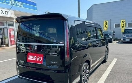 Honda Stepwgn, 2022 год, 2 070 000 рублей, 12 фотография