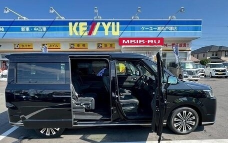 Honda Stepwgn, 2022 год, 2 070 000 рублей, 17 фотография