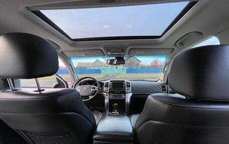 Toyota Land Cruiser 200, 2014 год, 4 700 000 рублей, 21 фотография