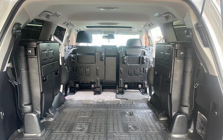 Toyota Land Cruiser 200, 2014 год, 4 700 000 рублей, 20 фотография