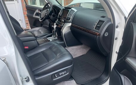 Toyota Land Cruiser 200, 2014 год, 4 700 000 рублей, 17 фотография