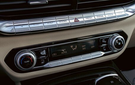 FAW Bestune T77, 2024 год, 2 095 000 рублей, 15 фотография