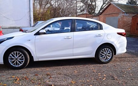 KIA Rio IV, 2021 год, 1 820 000 рублей, 2 фотография