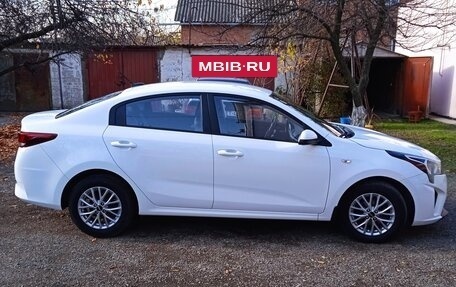 KIA Rio IV, 2021 год, 1 820 000 рублей, 6 фотография