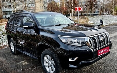 Toyota Land Cruiser Prado 150 рестайлинг 2, 2022 год, 4 550 000 рублей, 1 фотография