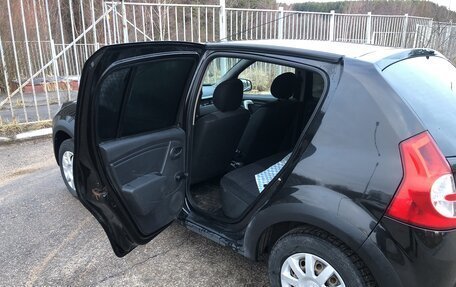 Renault Sandero I, 2013 год, 550 000 рублей, 1 фотография