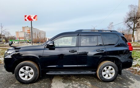 Toyota Land Cruiser Prado 150 рестайлинг 2, 2022 год, 4 550 000 рублей, 3 фотография