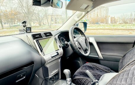 Toyota Land Cruiser Prado 150 рестайлинг 2, 2022 год, 4 550 000 рублей, 7 фотография