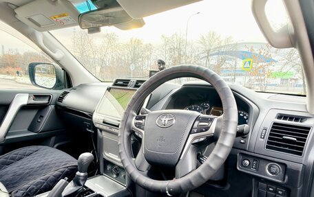 Toyota Land Cruiser Prado 150 рестайлинг 2, 2022 год, 4 550 000 рублей, 8 фотография