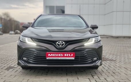 Toyota Camry, 2018 год, 2 950 000 рублей, 2 фотография